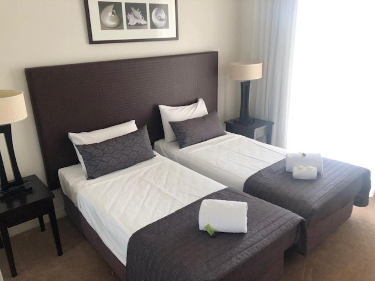 Grand Mercure Allegra Hervey Bay Eksteriør billede A bedroom at the hotel