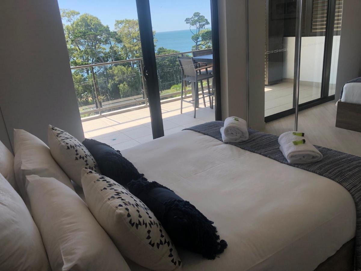 Grand Mercure Allegra Hervey Bay Eksteriør billede A bedroom at the resort