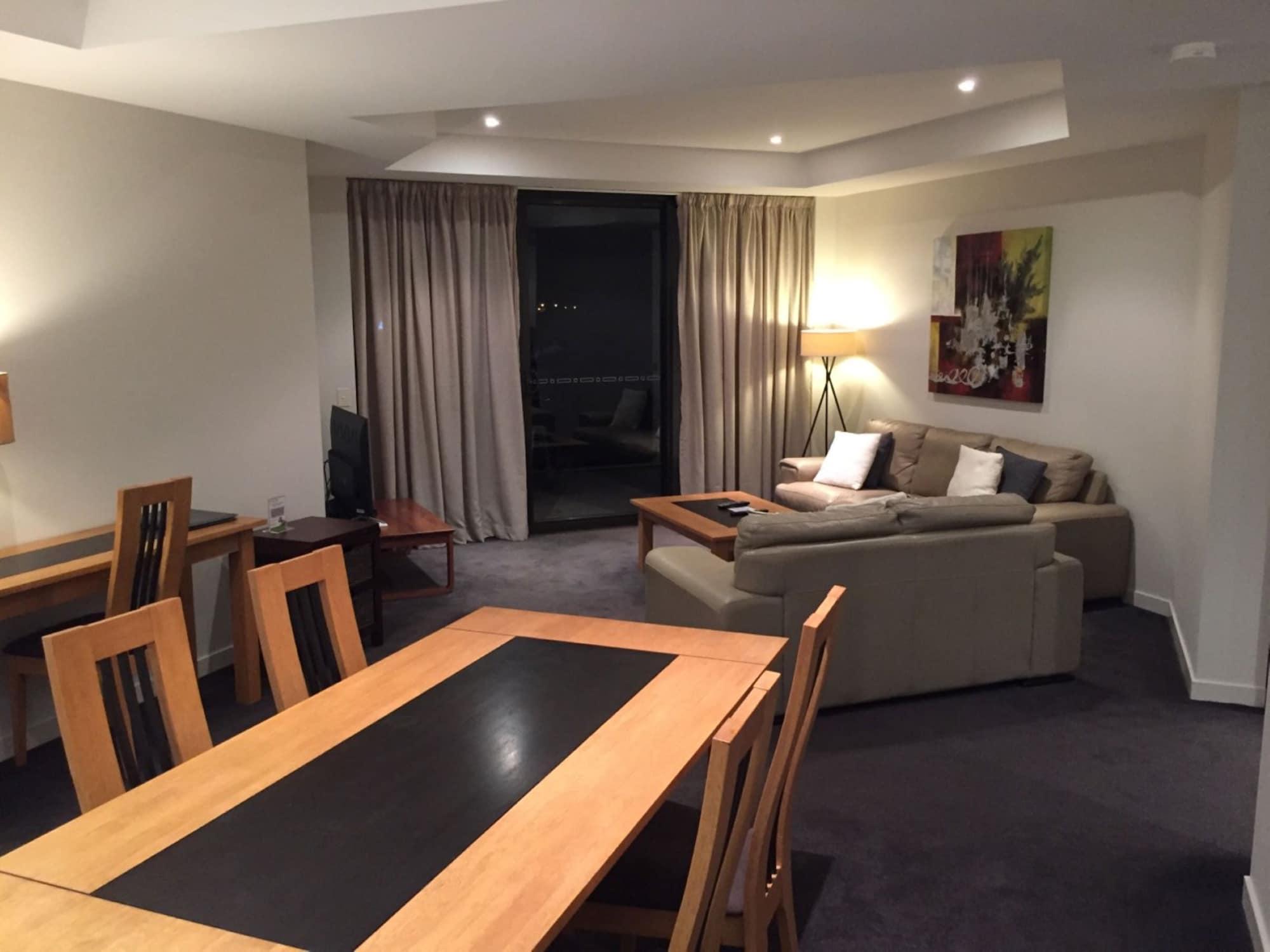 Grand Mercure Allegra Hervey Bay Eksteriør billede A typical apartment at the hotel