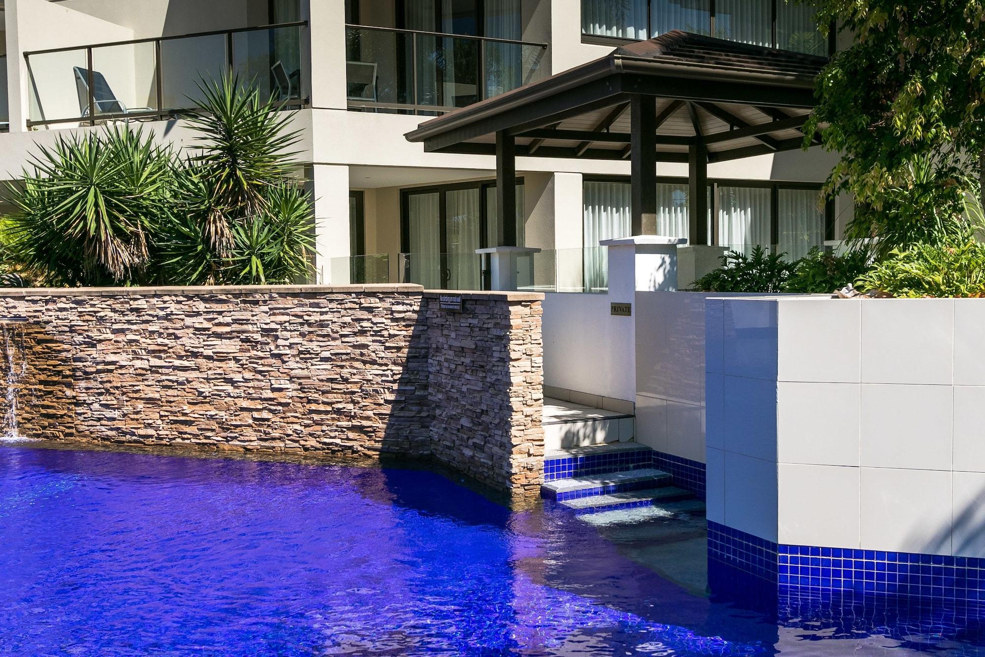 Grand Mercure Allegra Hervey Bay Eksteriør billede A pool at the W Hotel, Brisbane