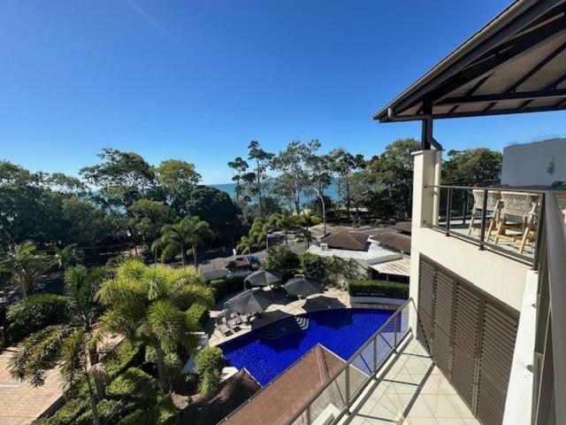 Grand Mercure Allegra Hervey Bay Eksteriør billede View from the balcony of a two-bedroom apartment at the Mantra on Saltwater Island