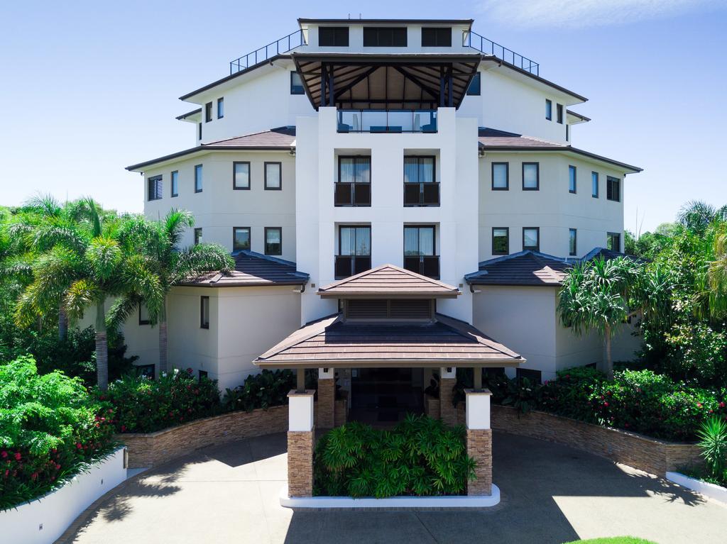 Grand Mercure Allegra Hervey Bay Eksteriør billede The hotel's main building