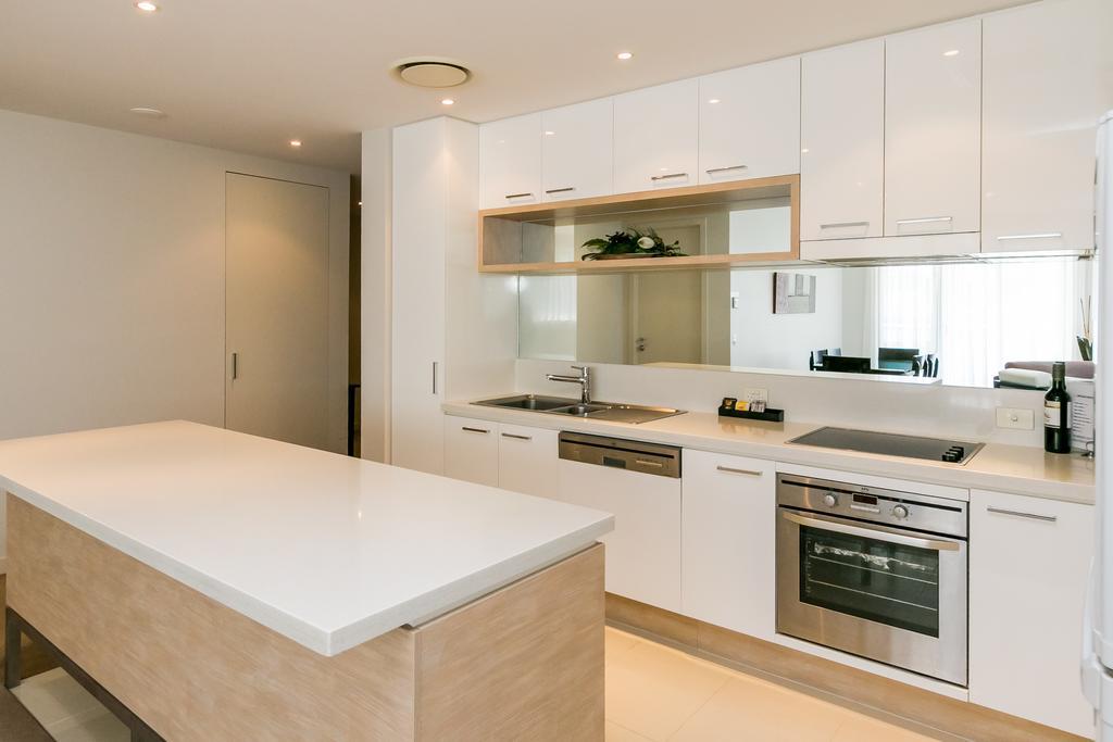 Grand Mercure Allegra Hervey Bay Eksteriør billede A modern Australian kitchen