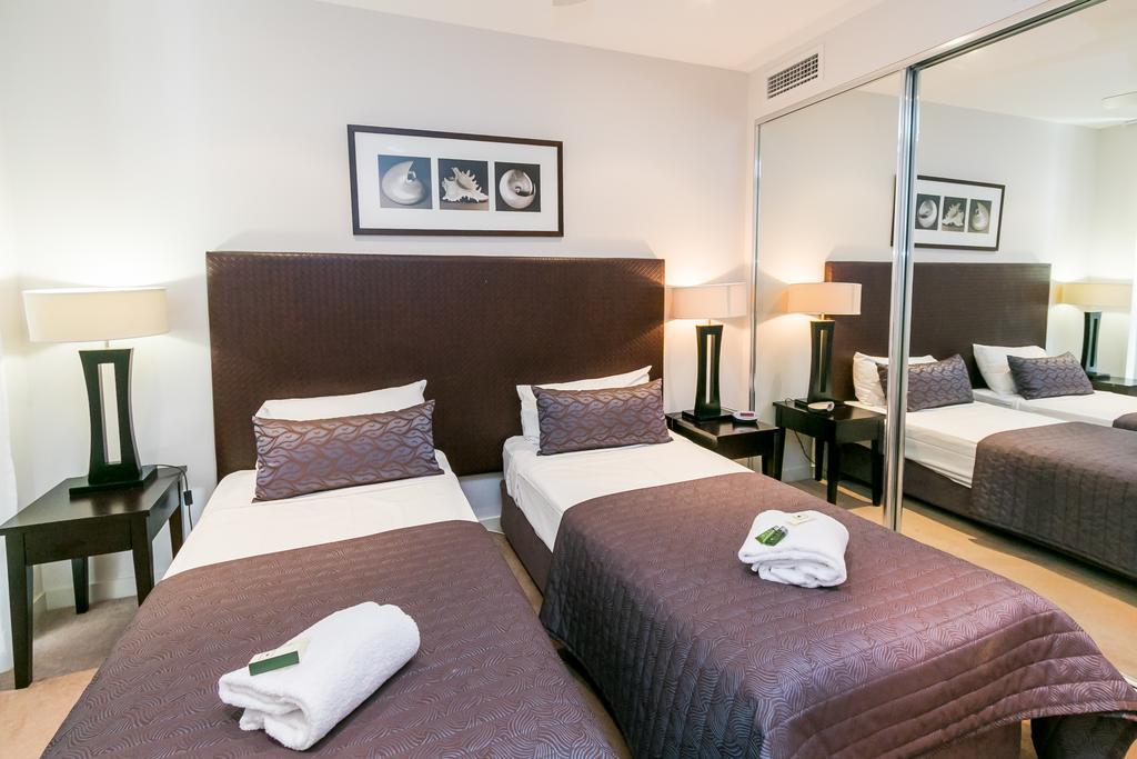 Grand Mercure Allegra Hervey Bay Eksteriør billede A bedroom at the hotel