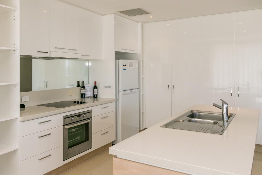Grand Mercure Allegra Hervey Bay Eksteriør billede A modern Australian kitchen