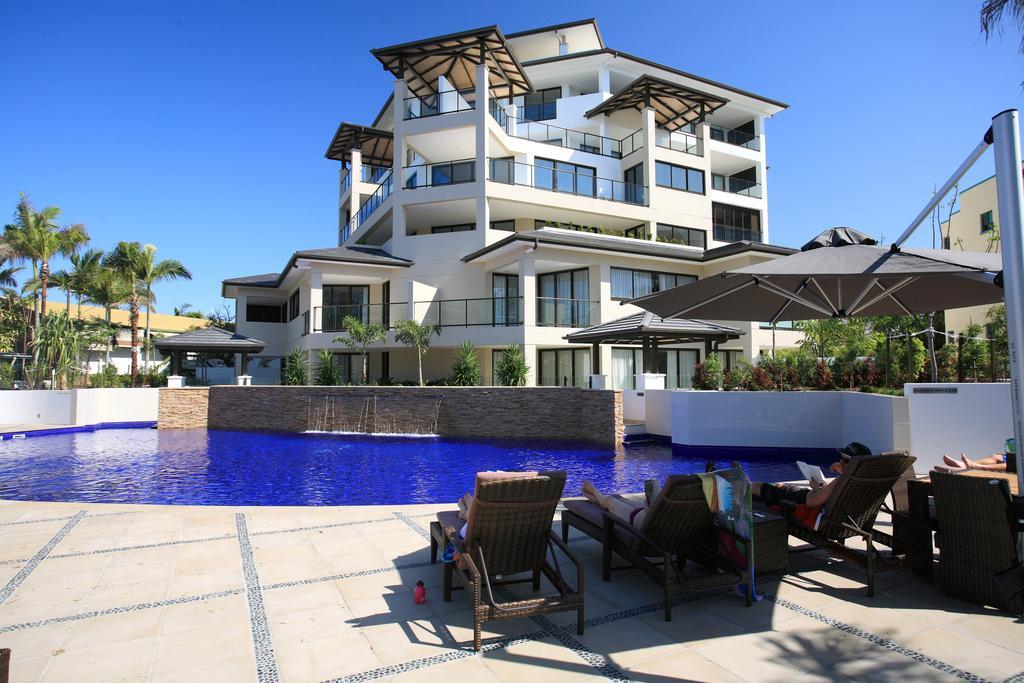 Grand Mercure Allegra Hervey Bay Eksteriør billede The pool at the Mantra on Saltwater Island